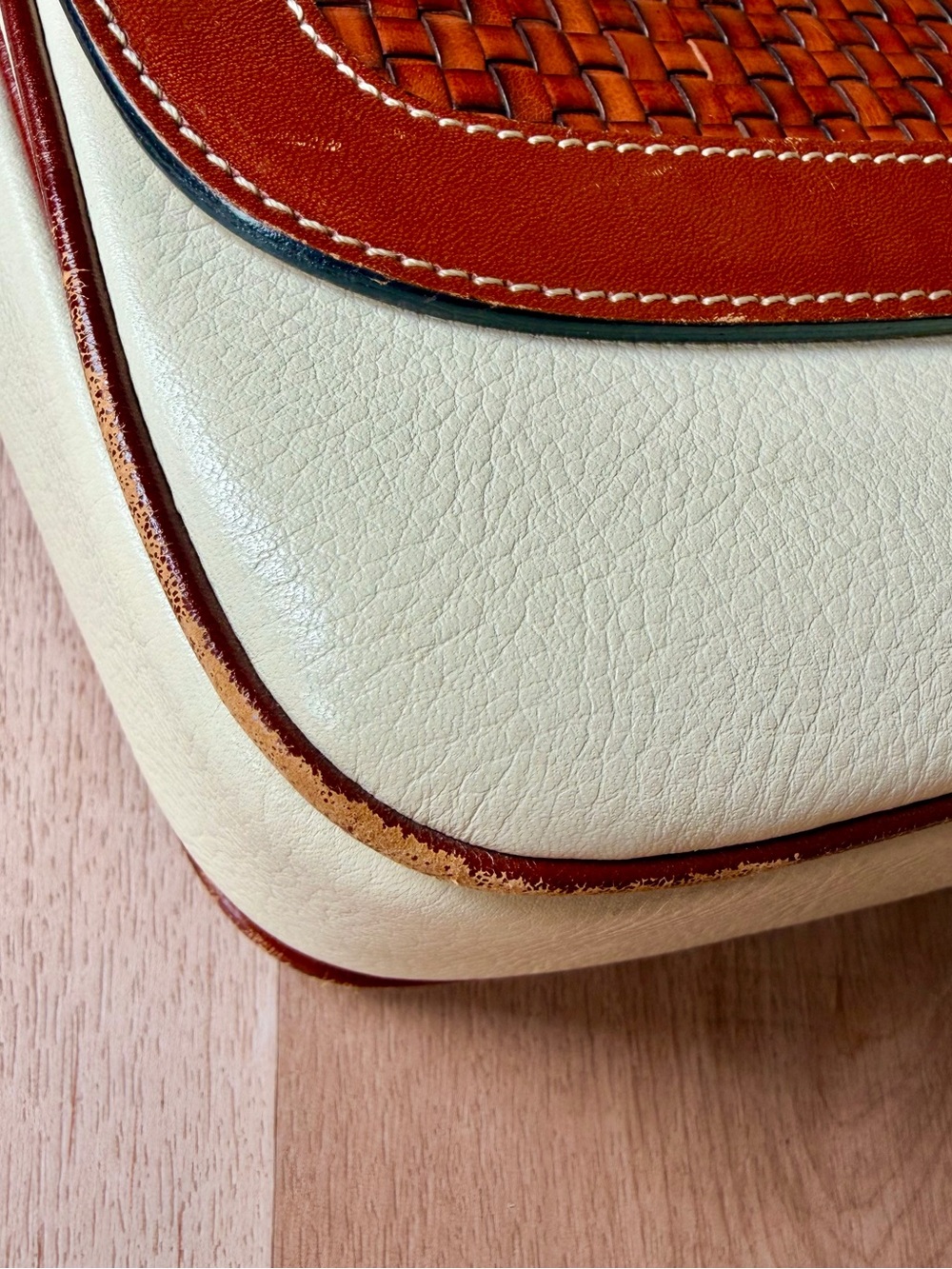 Vintage Bally Italian Leather Crossbody Bag - Picture 4 of 15